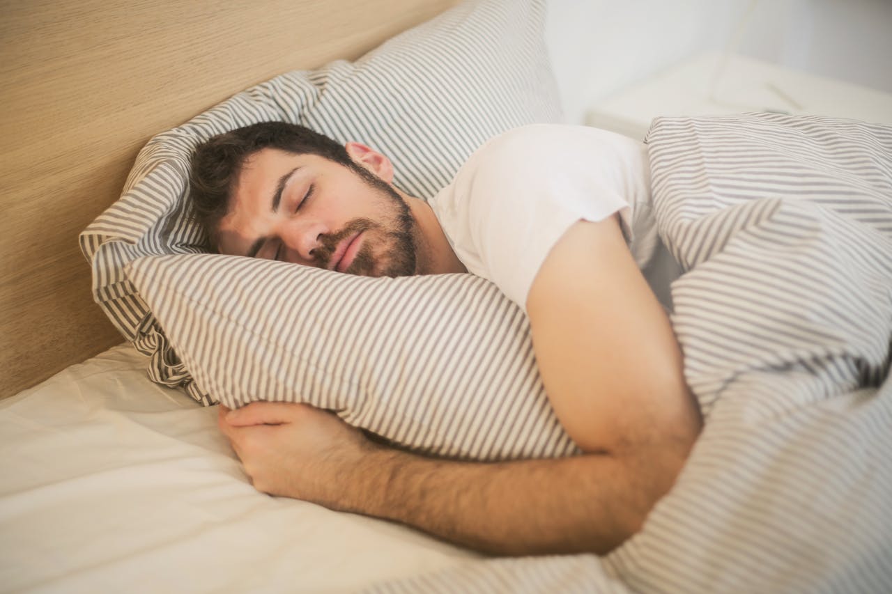 Sleep Your Way to Better Skin: Why Rest is Essential for Skin Renewal
