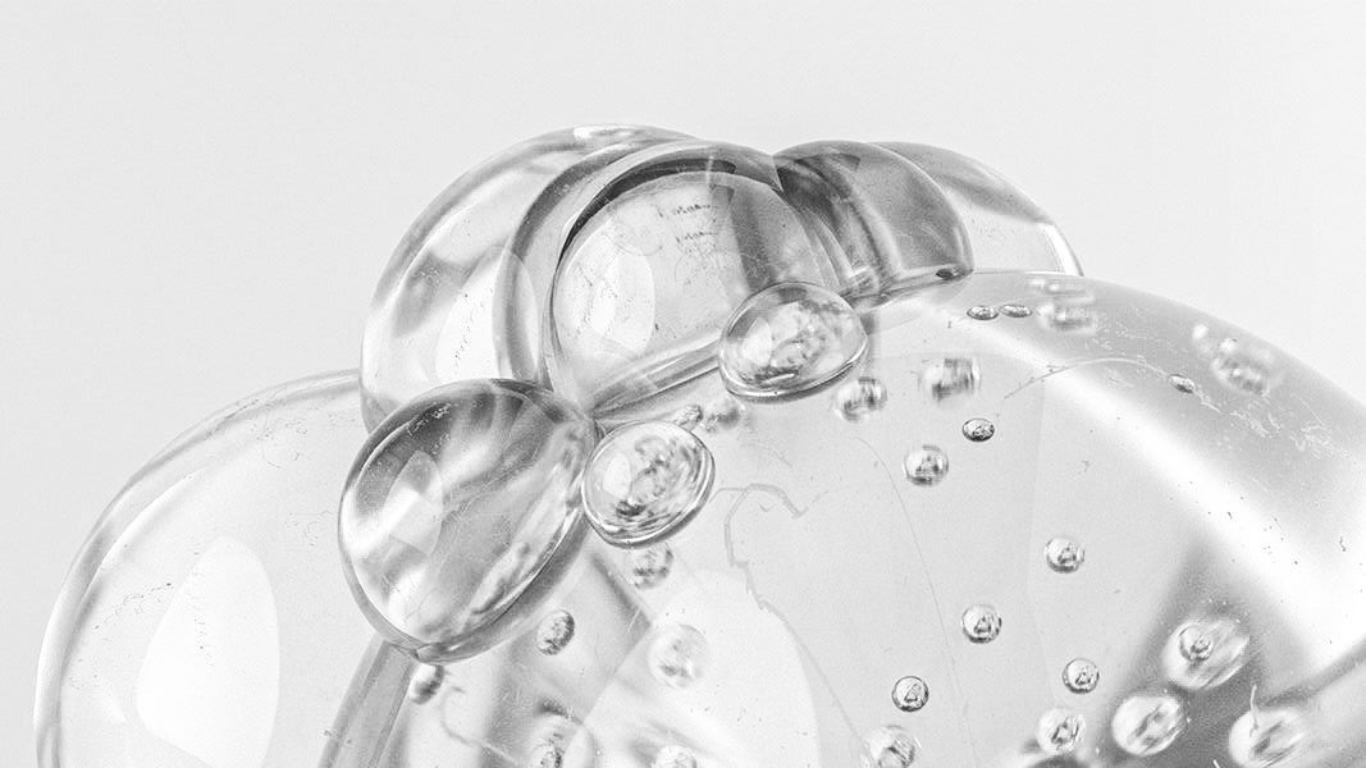 Hyaluronic Acid: Why This Viral Hydrator Is a Game-Changer for Men in 2025